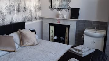 Standard-Doppelzimmer, Gemeinschaftsbad (First Floor) | 1 Schlafzimmer