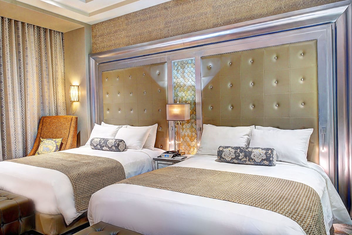 Medallion Room (Lounge Access) | In-room safe, desk, blackout drapes, free WiFi