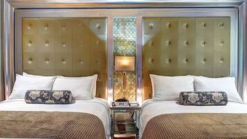 Quarto | Cofres nos quartos, escrivaninha, cortinas blackout, Wi-Fi de cortesia