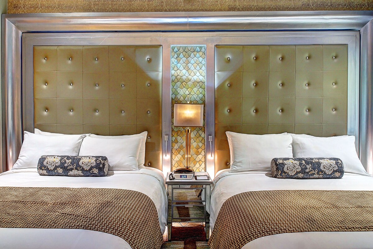 Double Medallion Room