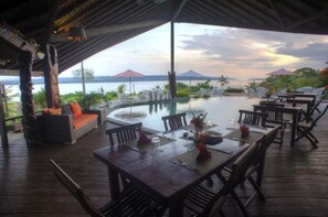 View from property - Deco Stop Lodge (Luganville)