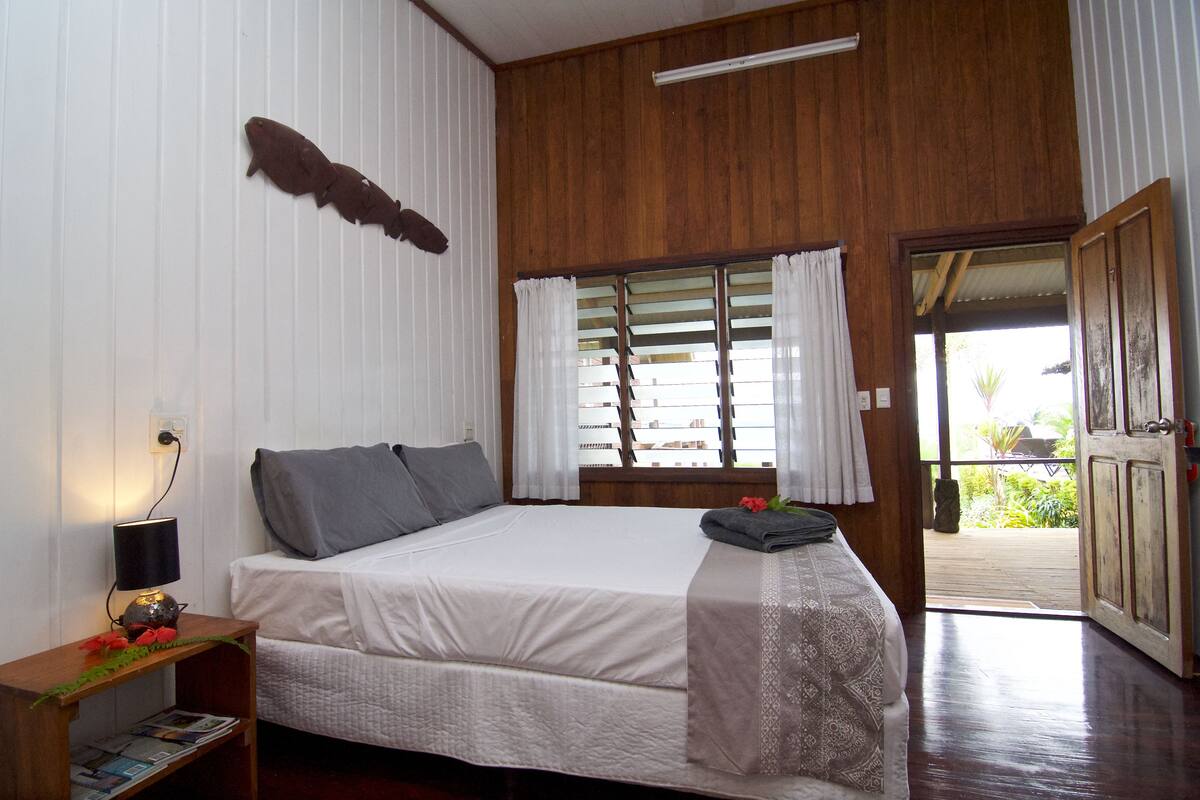 in-room safe, iron/ironing board, cots/infant beds, bed sheets