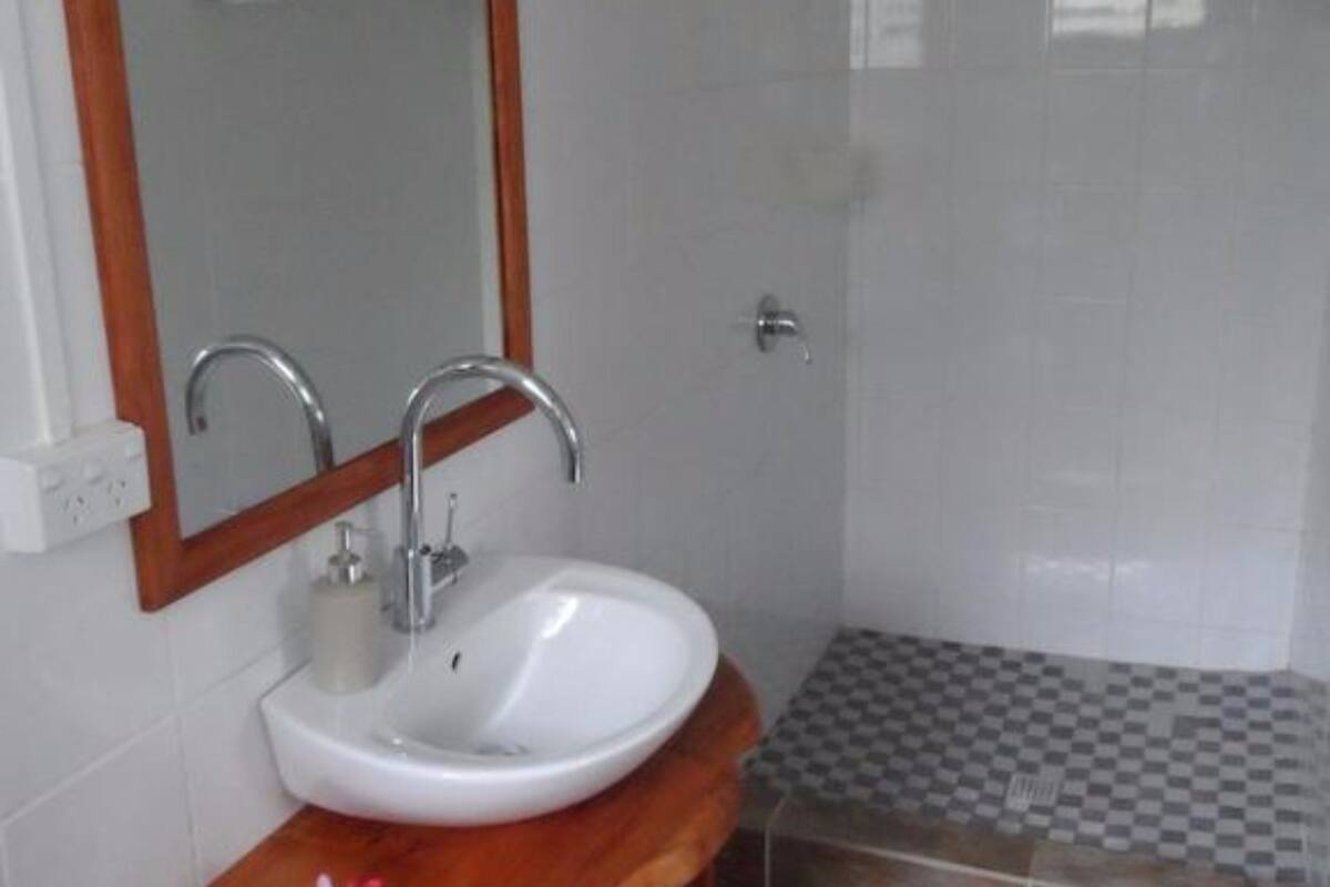 2 room family unit | bathroom | shower, hair dryer, towels