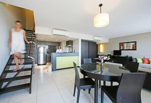 Executive Suite, 2 Bedrooms | Living area