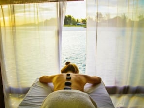 Couples treatment rooms, hot tub, body treatments, hydrotherapy