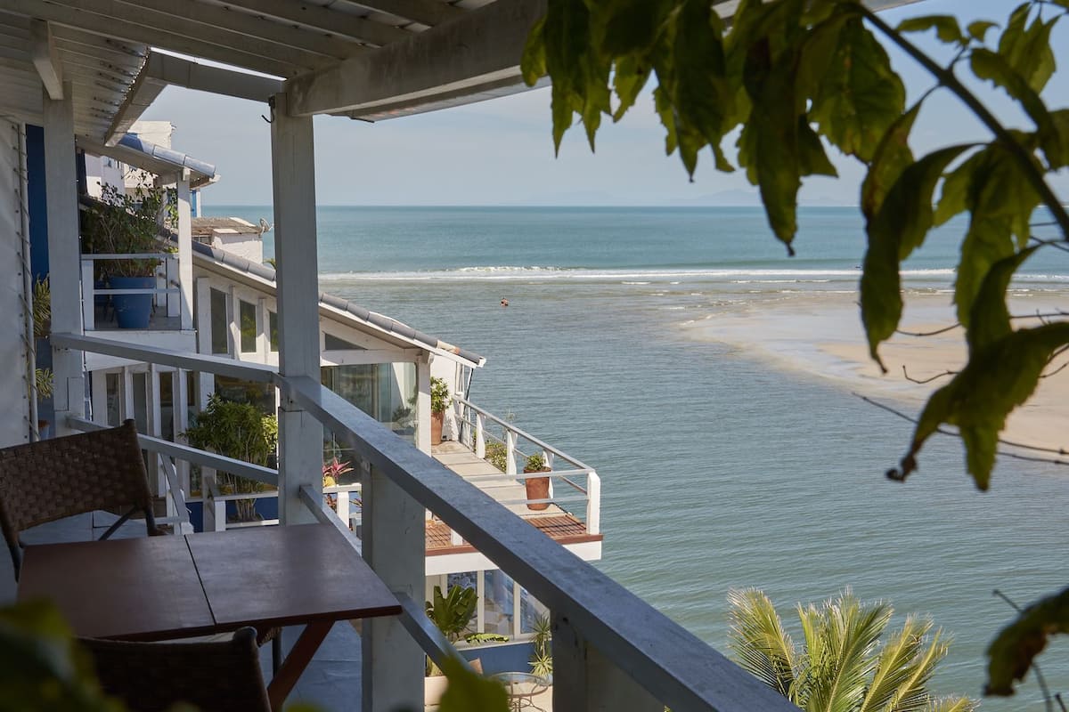 Comfort tweepersoonskamer, hot tub, uitzicht op oceaan | Luxe beddengoed, een minibar, een kluis op de kamer