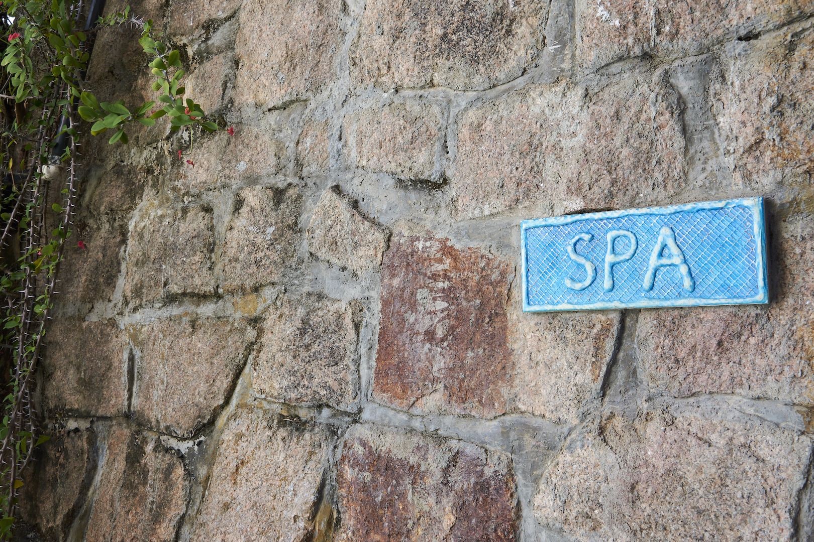 couples treatment room(s), hot tub, body treatments, hydrotherapy