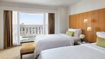 Tower Club Suite 2 Bedroom with Lounge | 3 slaapkamers, luxe beddengoed, een minibar met enkele gratis items