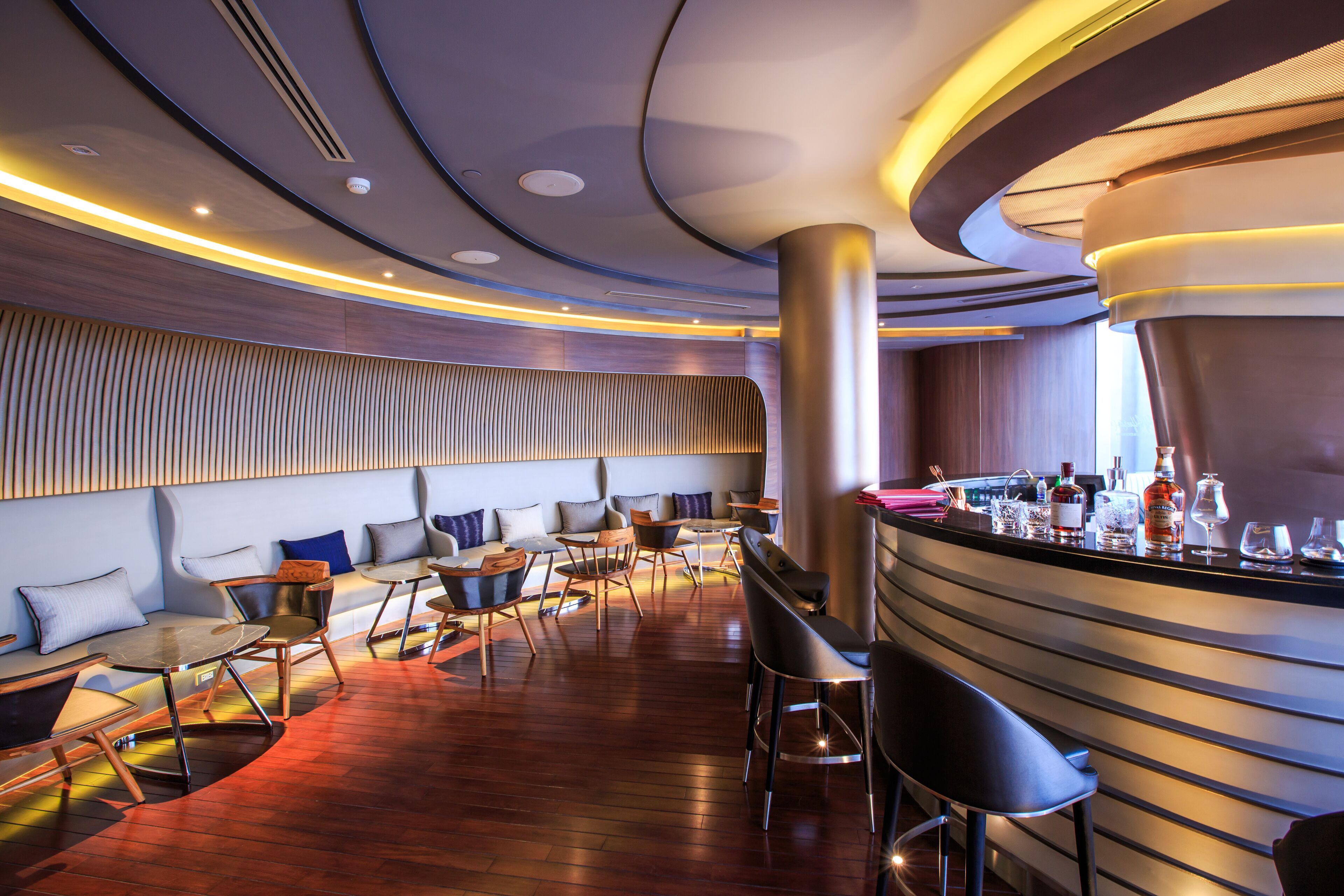 6 bars/lounges, rooftop bar