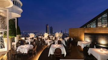 Tower Club Suite City View with Dinner once per stay at Breeze Restaurant above the Bangkok Skyline | Restaurant | 5 restaurants, dinner served