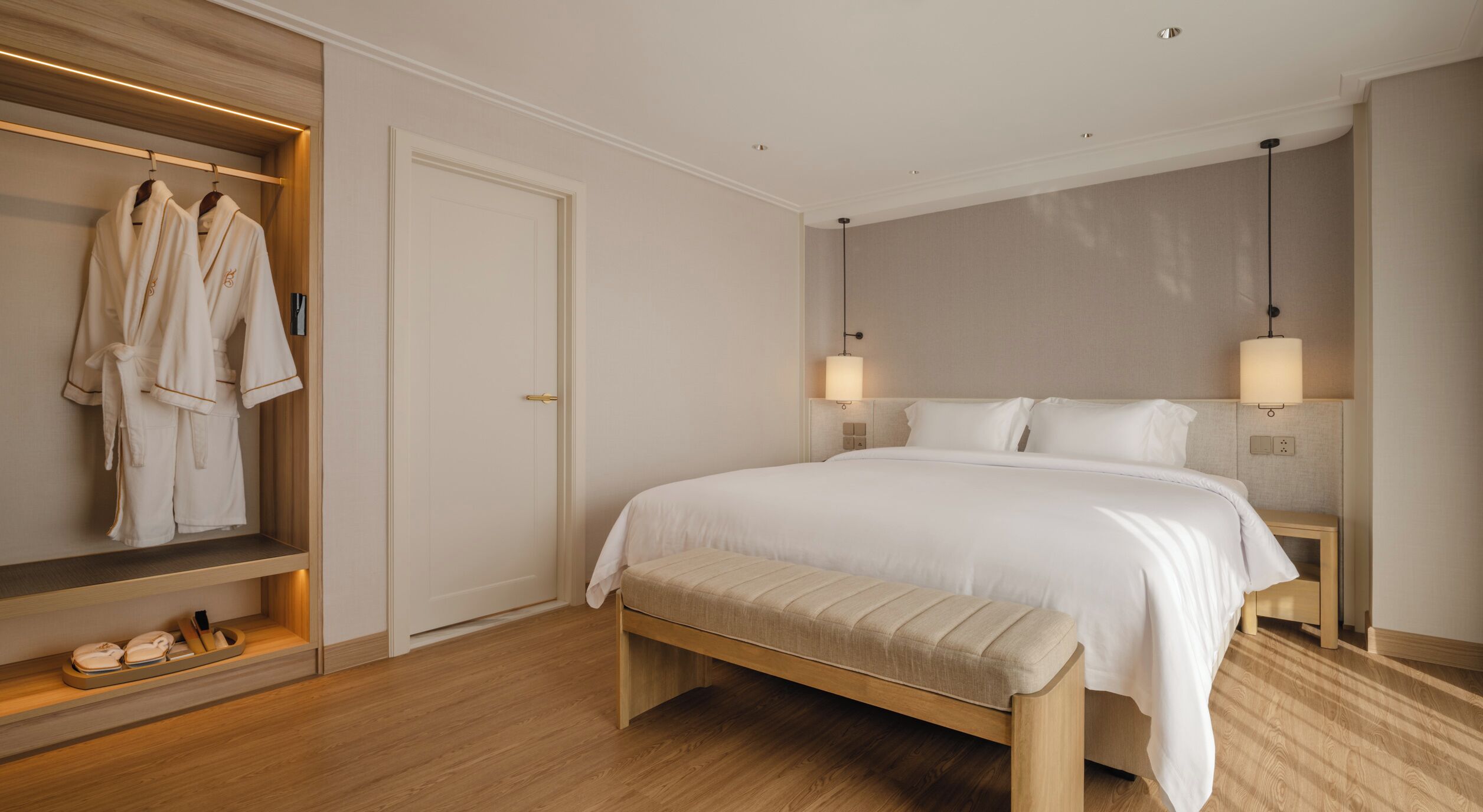 Premium bedding, free minibar items, in-room safe, desk