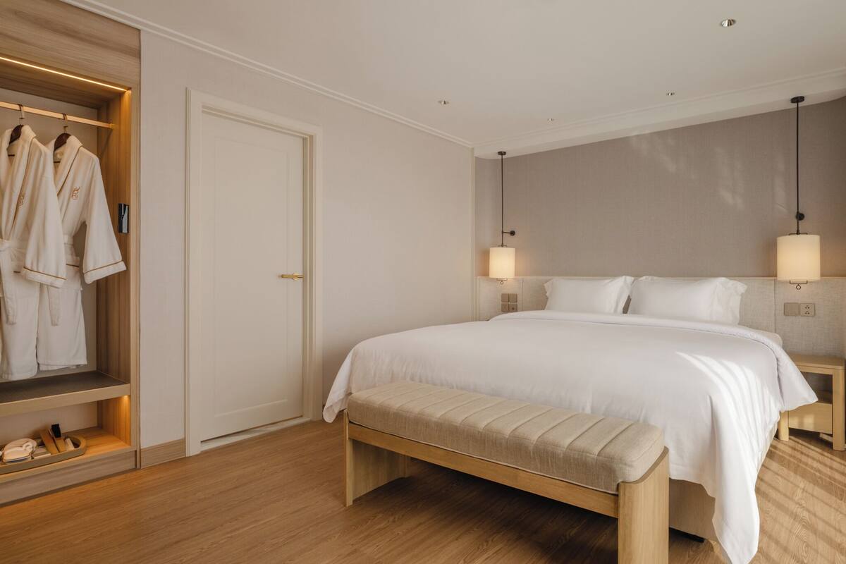 Tower Club Signature Collection Family Suite | Sängtillbehör av högsta kvalitet och minibar med vissa gratis produkter