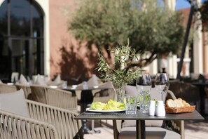 Desayuno bufé gratuito y diario