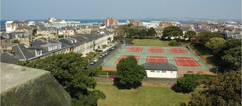 Eglinton Guest House