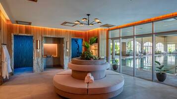 Couples treatment rooms, body treatments, aromatherapy