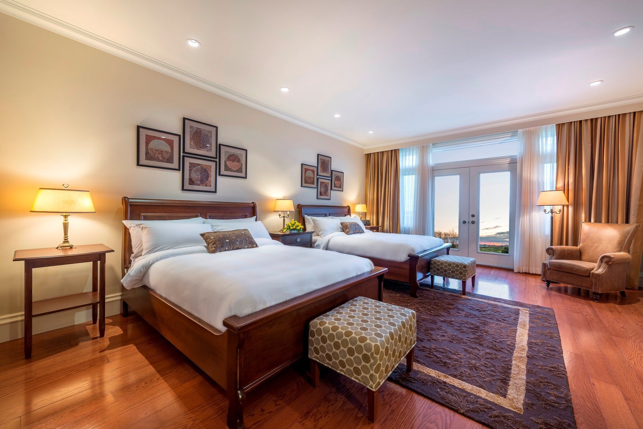 高级套房, 2 张大床, 海洋景观 | 高档床上用品、羽绒被、加厚床垫、迷你吧