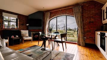 Apartamento, suíte (The Barn- Self Catering) | Cozinha privada | Cadeirão de bebê