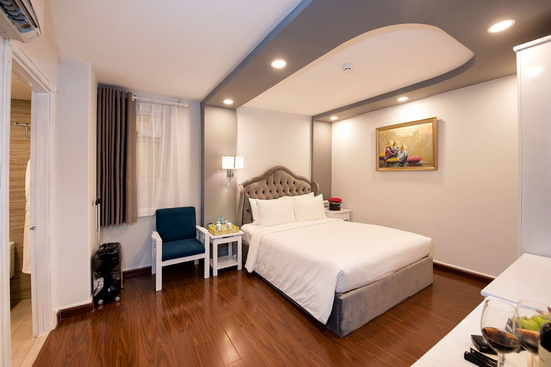 Minibar, in-room safe, desk, rollaway beds