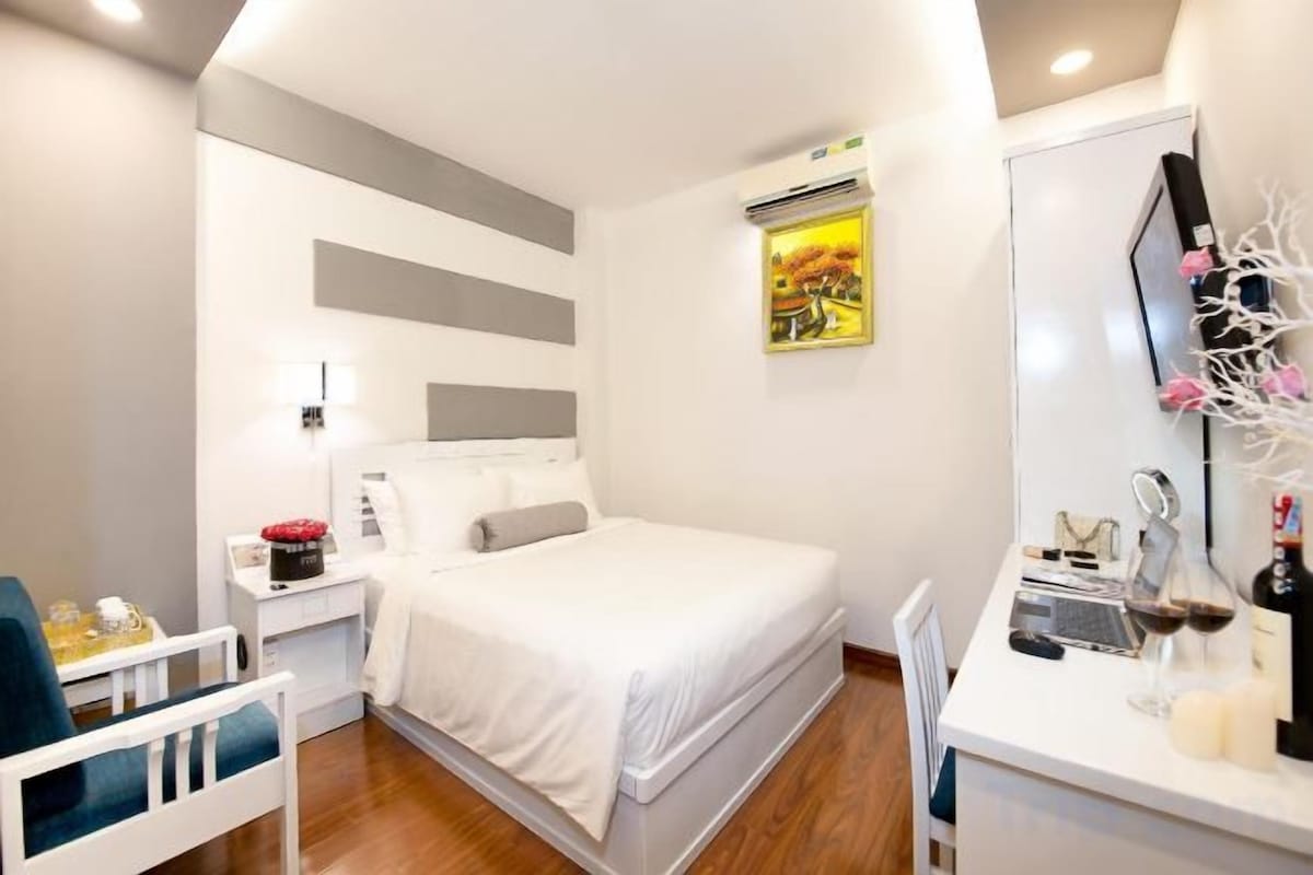 Minibar, caja de seguridad en la habitación, escritorio y wifi gratis