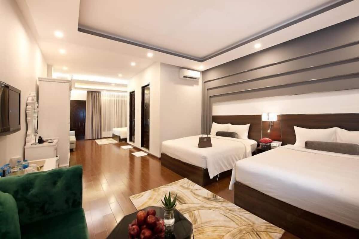 Minibar, in-room safe, desk, rollaway beds