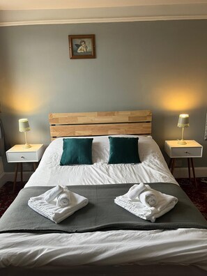 Economy Double Room, Ensuite | Iron/ironing board, bed sheets - The Castle Hotel (Hythe)