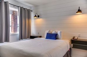 Standard Room, 1 Queen Bed