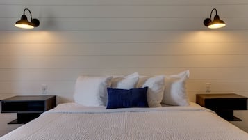 Standard Room, 1 King Bed | Free WiFi, bed sheets