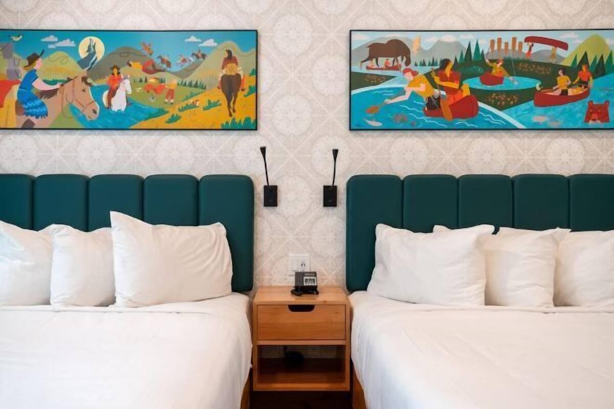 Hypo-allergenic bedding, in-room safe, blackout curtains, free WiFi