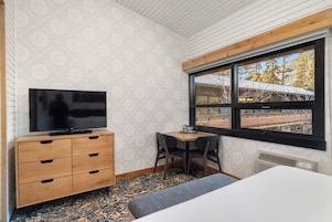 Superior Room, 1 King Bed