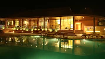 Front of property – evening/night