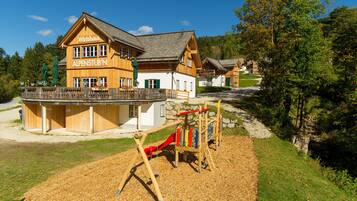 Children’s play area – outdoor