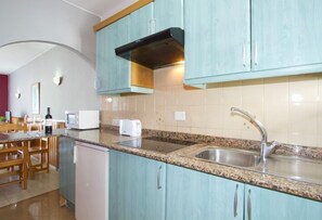 Refrigerador, microondas