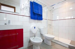 Combined shower/tub, towels - Teneguia (Tias)