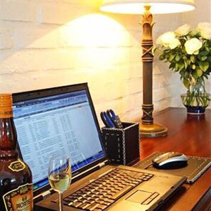 In-room business centre - Bayhouse (Knysna)