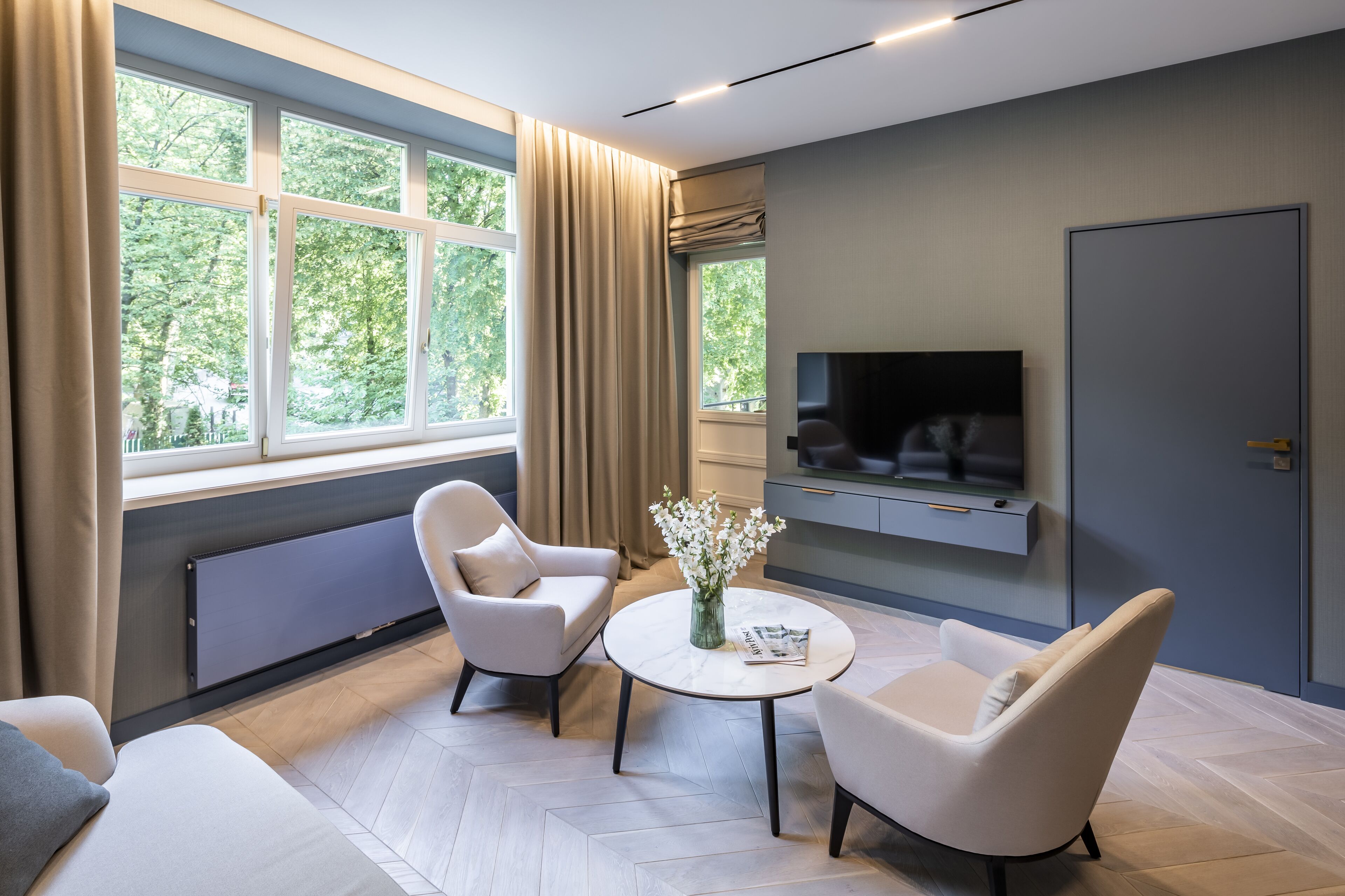 Ropa de cama de alta calidad y minibar 