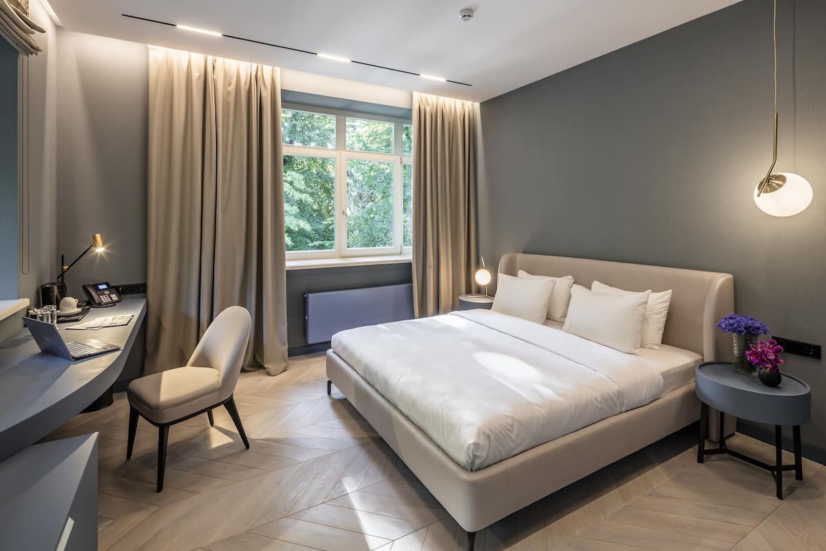 Ropa de cama de alta calidad y minibar