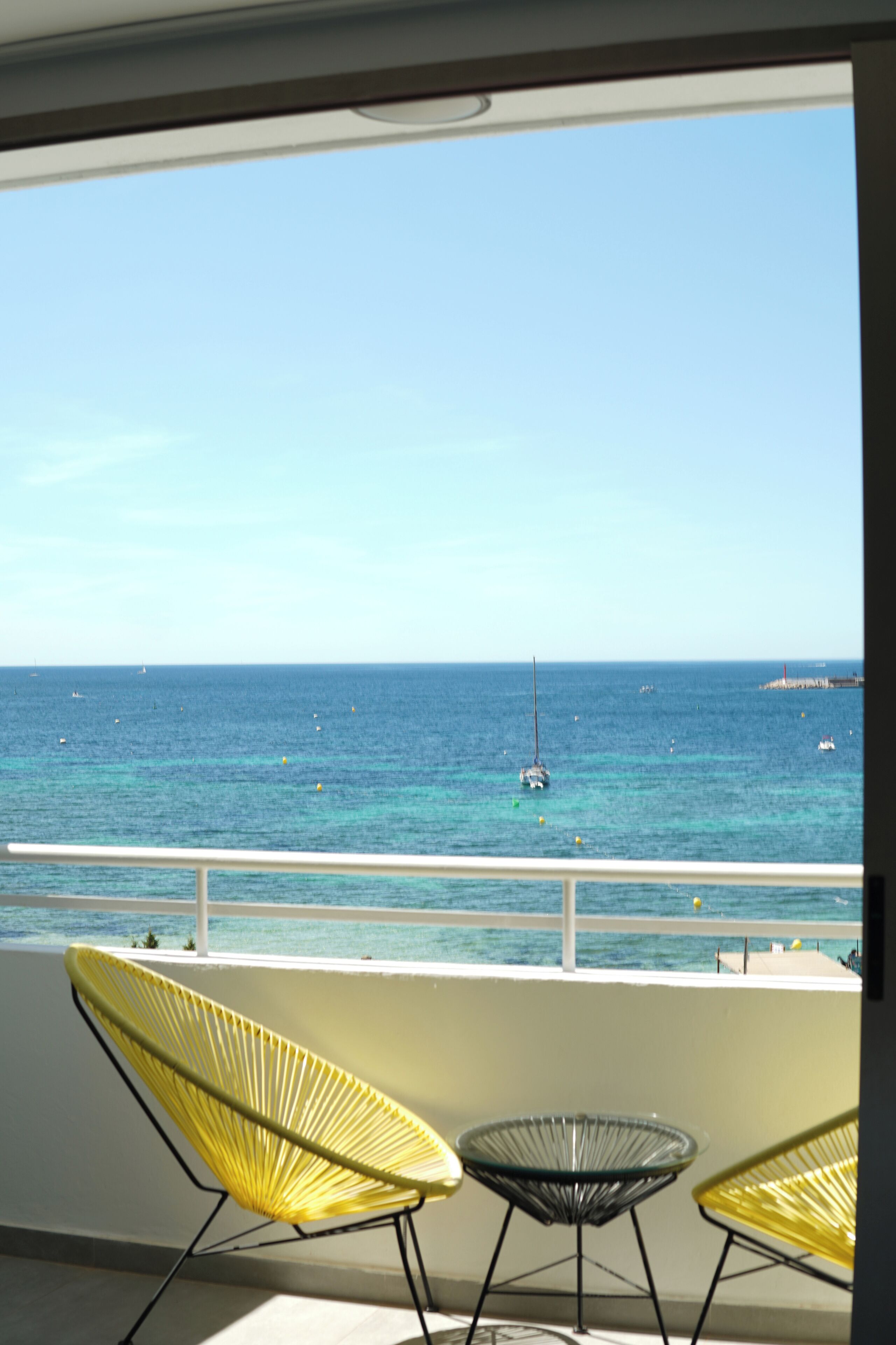 Estudio, terraza, vistas al mar | Caja fuerte, escritorio, cortinas opacas y wifi gratis