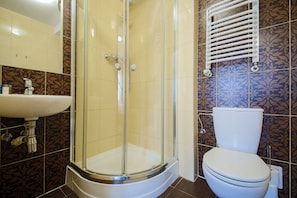 Standard Room, 2 Twin Beds, Private Bathroom | Bathroom | Shower, free toiletries, hair dryer, towels