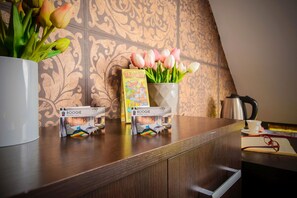 雙人房, 私人浴室 | 客廳 | 36 吋電視連衛星電視頻道