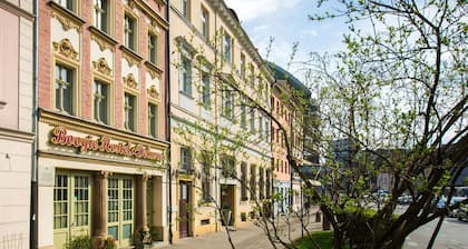 Boogie Deluxe Old Town