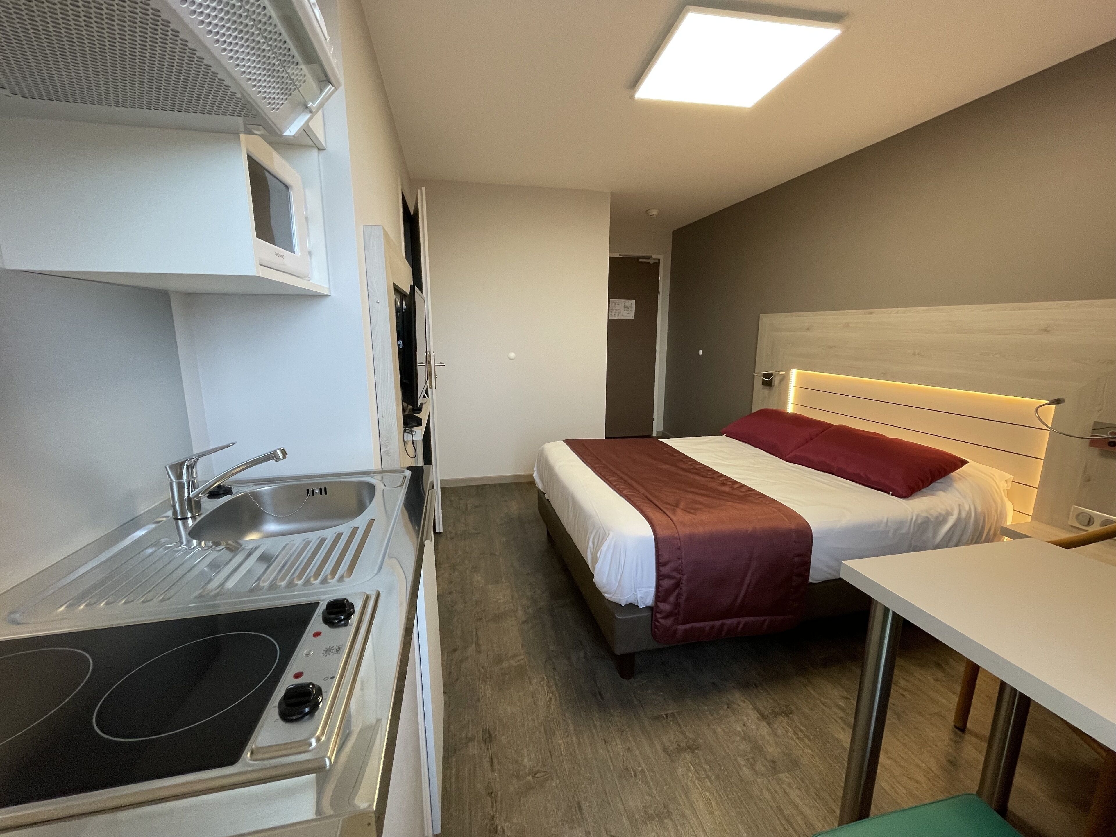 superior studio, 2 single beds, refrigerator & microwave | desk, soundproofing, free wifi, bed sheets