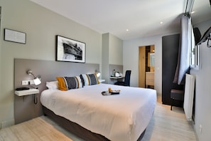 Comfort Quadruple Room, Pool View