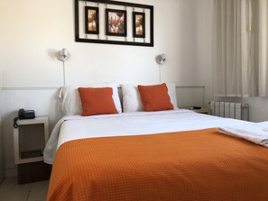 ห้องเบสิกซิงเกิล | ตู้นิรภัยในห้องพัก, ผ้าม่านกันแสง, เตารีด/โต๊ะรีดผ้า, Wi-Fi ฟรี