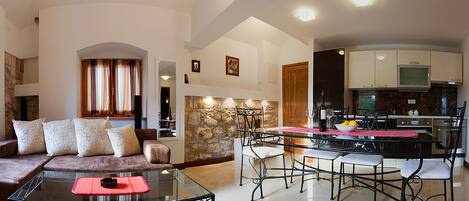 Premium Apartment | Living area | DVD player