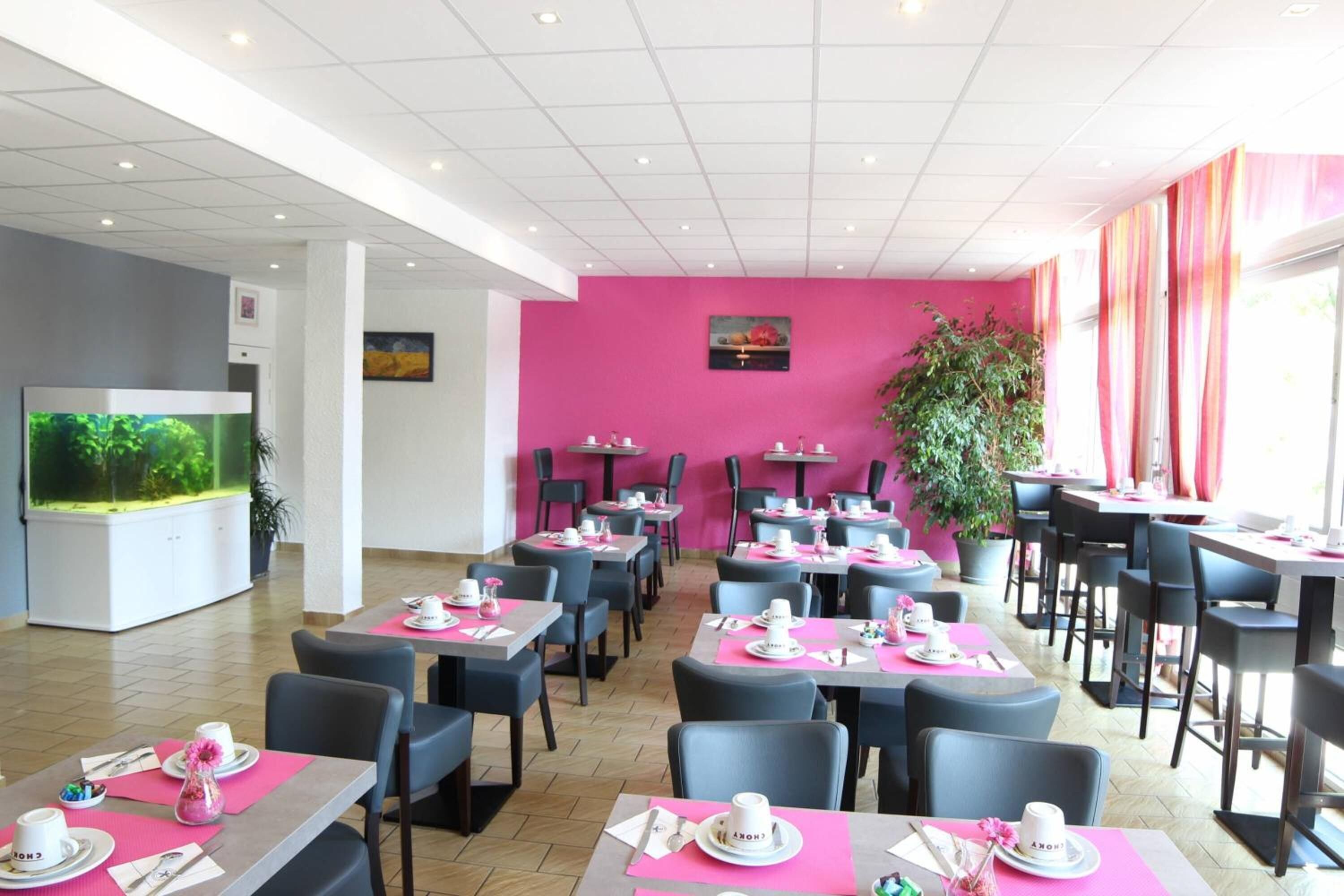 Daily buffet breakfast (EUR 10.5 per person)