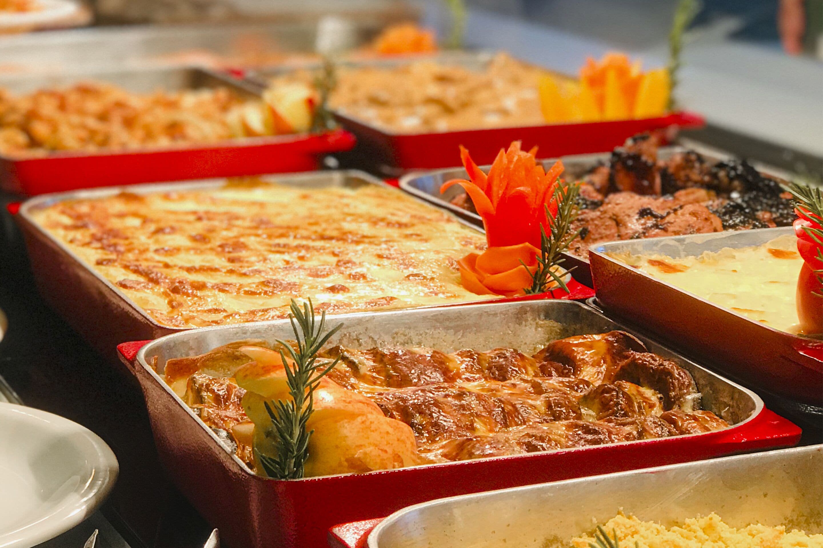 Breakfast, lunch, dinner served; international cuisine 