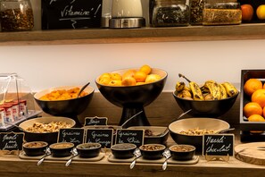 Päivittäinen buffetaamiainen maksusta