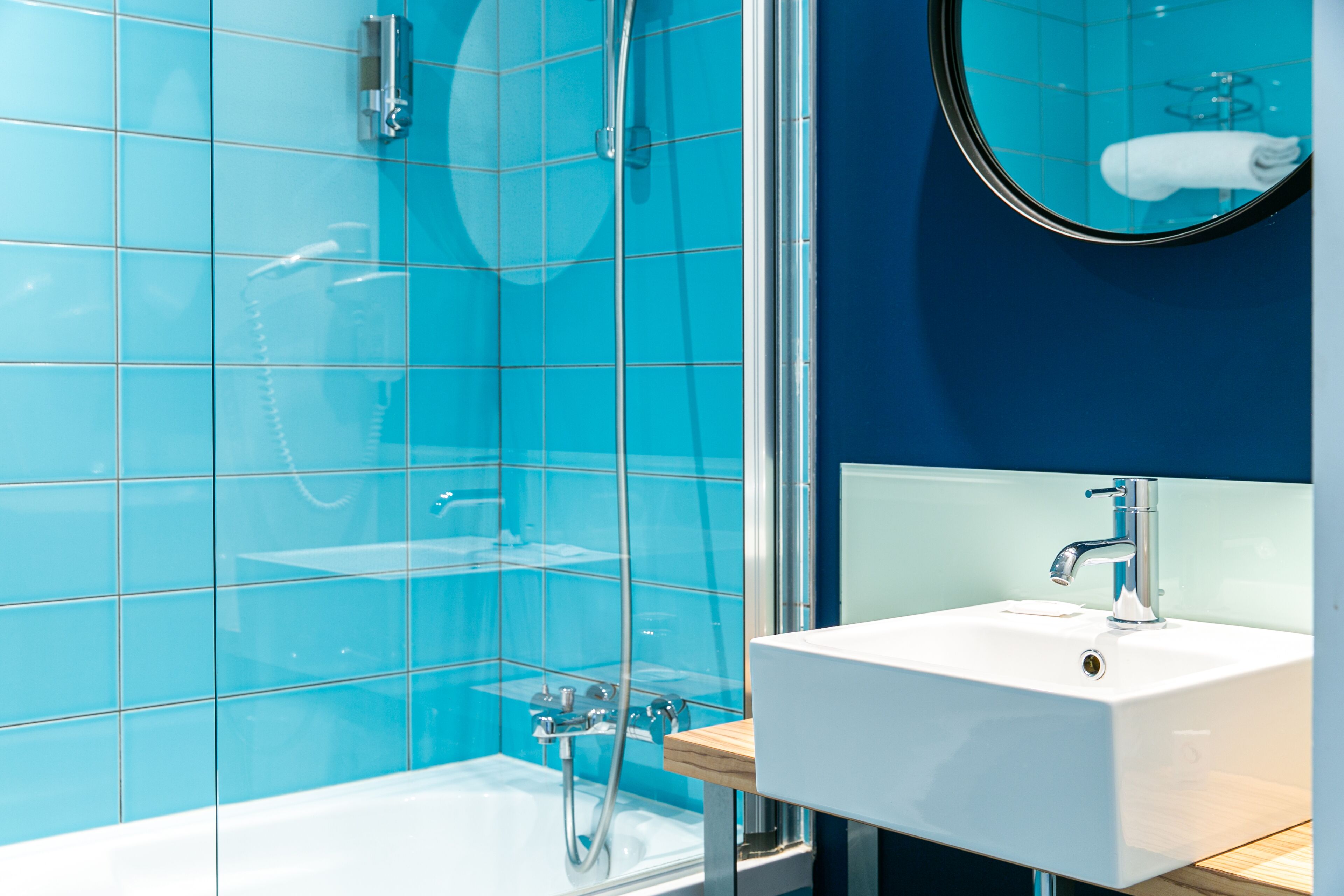 superior room | bathroom | free toiletries, hair dryer, towels, soap