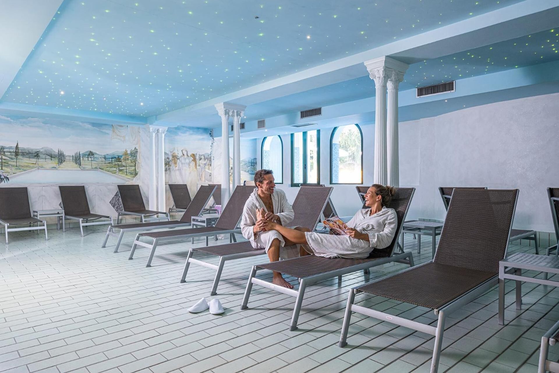 Sauna, hot tub, Turkish bath/hammam, body treatments, body scrubs