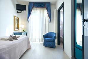 Hypo-allergenic bedding available, in-room safe, desk, WiFi (free) - Olimpia Terme (Montegrotto Terme)